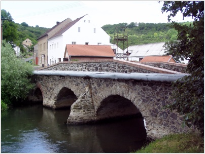 Kamenný most přes&nbsp;řeku Bílinu z&nbsp;2.poloviny 18.století (kulturní památka)